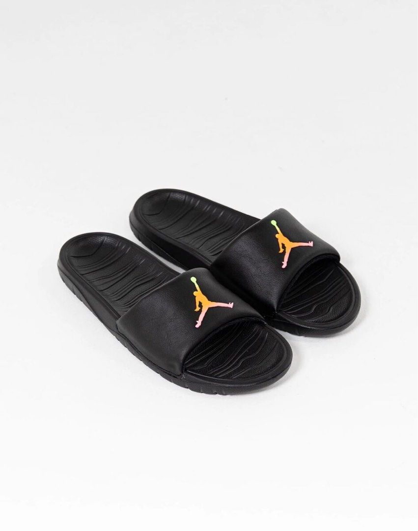Jordan slippers top black and gold