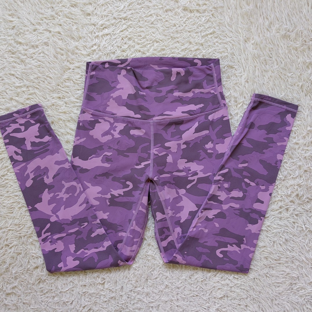 Time and Tru Pink Camouflage Capri Leggings Medium, Women's Fashion,  Activewear on Carousell