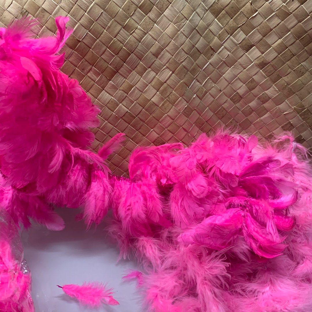 Pink Feather Decor (Category: Occasions & Party Supplies) located in Manila. Submitted by thebookclubz (Listing ID 1288824785, Image 2). Description: Pink feathers 10 strings .