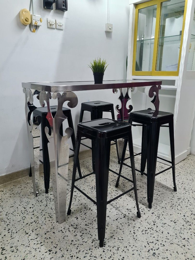 Jokkmokk bar table best sale and 4 bar stools