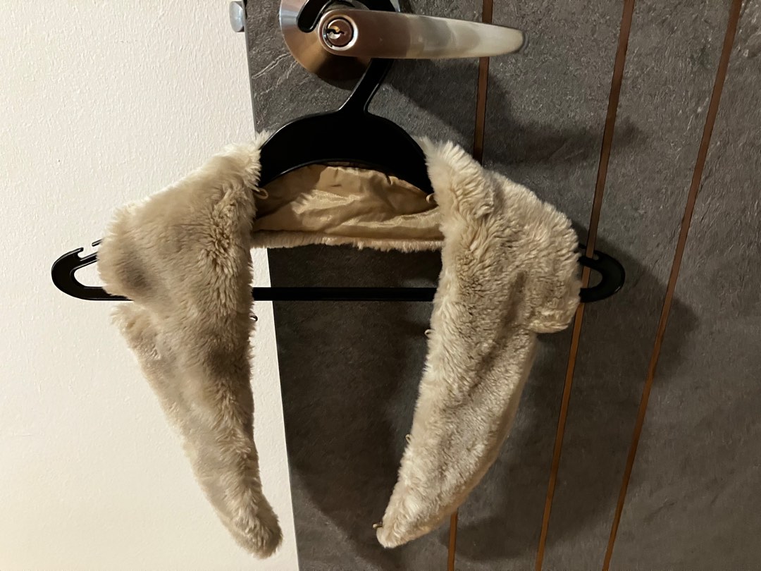 Fur collar add clearance on