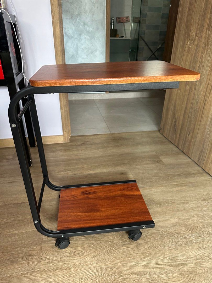 Side Table (Category: Other Home Furniture) located in Singapore. Submitted by warmtiger.79db47 (Listing ID 1288735741, Image 3). Description: .