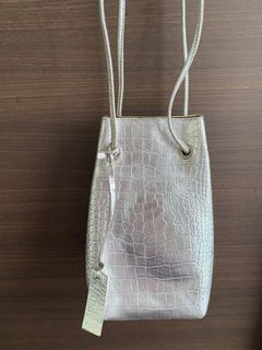 (Category: ) located in . Submitted by kwonju (Listing ID 1288710600, Image 1). Description: .