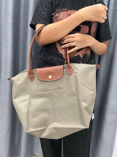 (Kategori: ) berada di . Dikirim oleh ecikkkk (ID iklan 1288834676, Gambar 1). Deskripsi: .