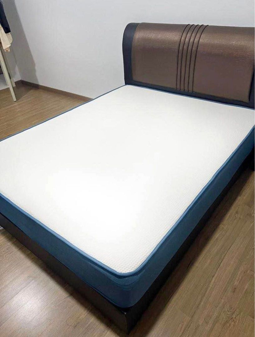 Tilam joey single top