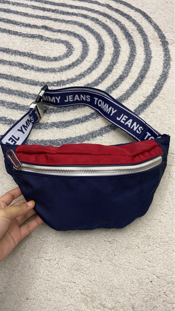 Pouch bag tommy hilfiger best sale