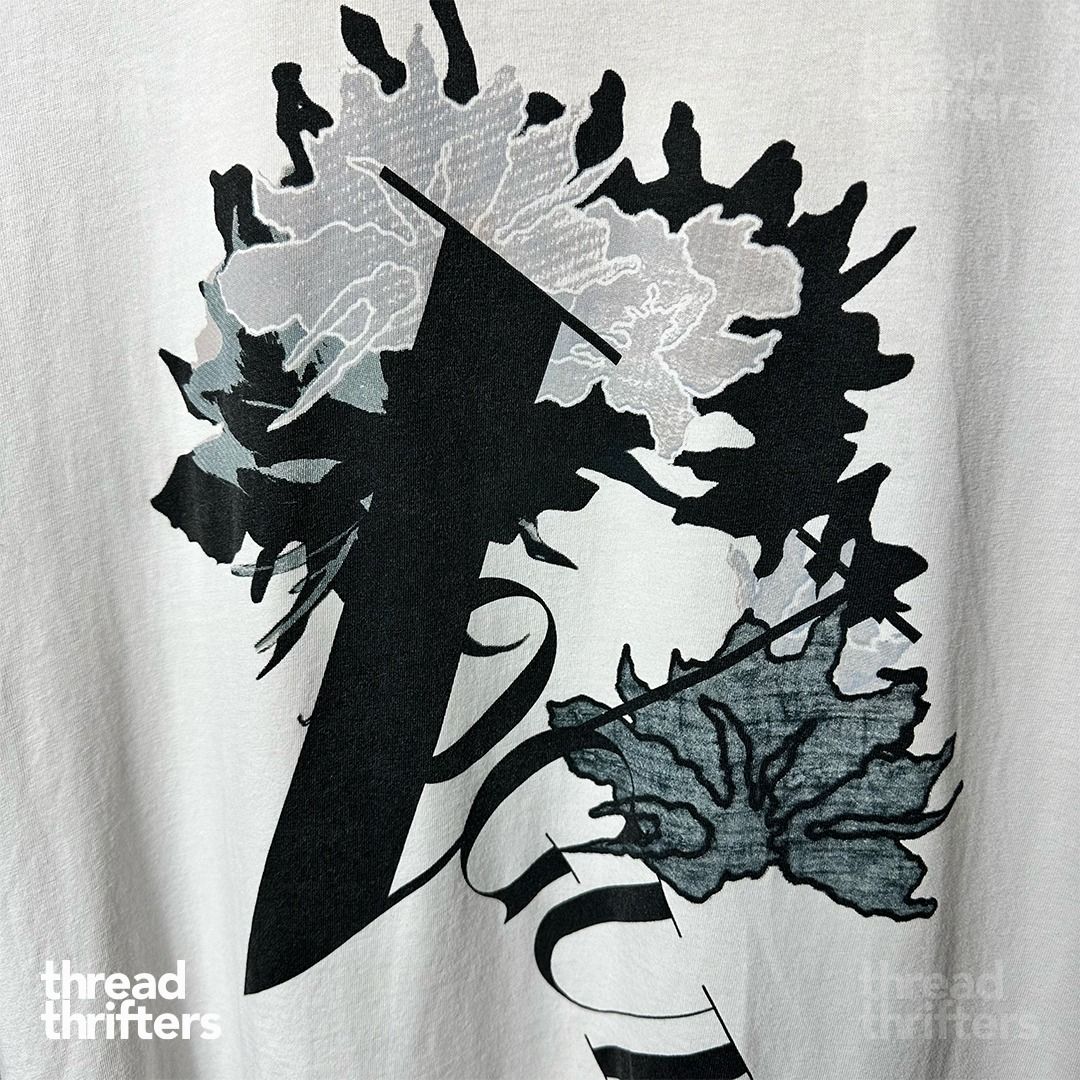TTT050 - Uniqlo x Vogue (Category: Tshirts & Polo Shirts ) located in Quezon City. Submitted by threadthrifters (Listing ID 1288813169, Image 2). Description: Item Code: TTT050 Brand: Uniqlo x Vogue Dimes: 20" x 25" Size on Tag: M Material: Cotton Price: 150.00 Features/flaws: good condition, minimal signs of usage .