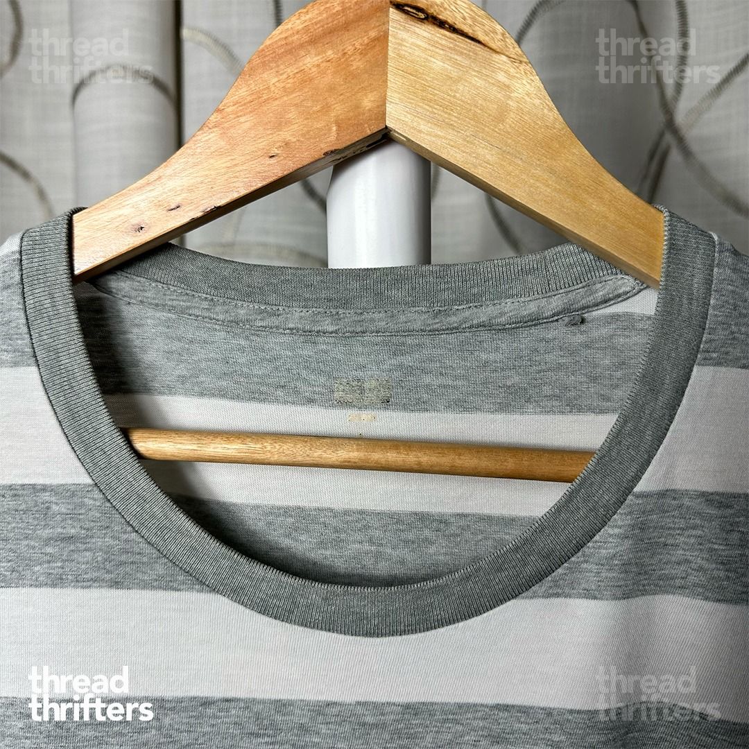 TTT059 - Uniqlo (Category: Shirts) located in Quezon City. Submitted by threadthrifters (Listing ID 1288817144, Image 2). Description: Item Code: TTT059 Brand: - Uniqlo Dimes: 20" x 25" Size on Tag: L Material: Cotton Price: 70.00 Features/flaws: Signs of usage.