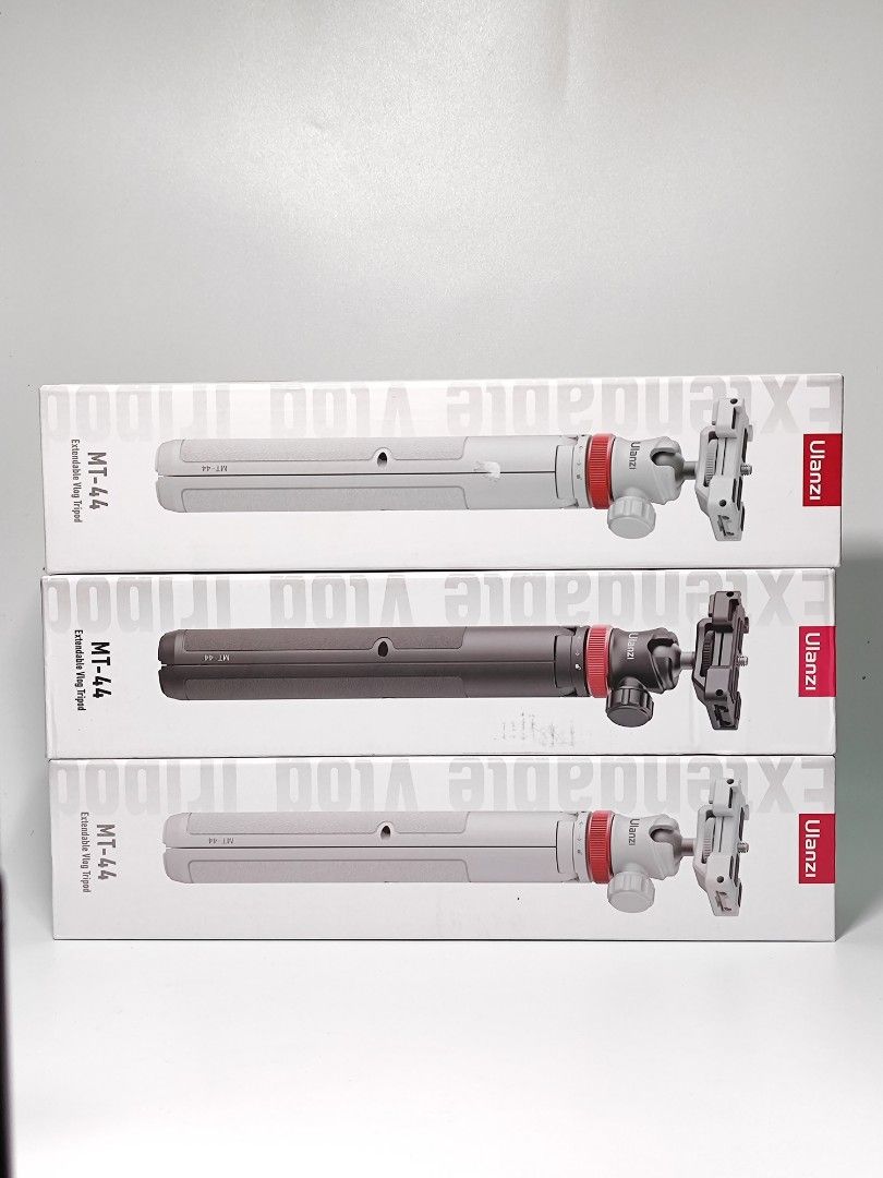 Ulanzi MT-44 Extendable Folding Vlog Tripod, Camera & Phone Mount for content creators (Category: Tripods & Monopods) located in Mandaluyong City. Submitted by cbawag (Listing ID 1288764801, Image 1). Description: Ulanzi MT-44 Extendable Folding Vlog Tripod, Camera & Phone Mount for content creators 1190 srp 890 discount price Condition: Brand new Available in black and white Perfect for vloging and streaming with mobile phoens and mirrorless cam