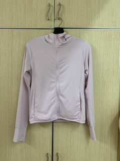 (Category: ) located in . Submitted by closetbysufi (Listing ID 1288884077, Image 1). Description: .