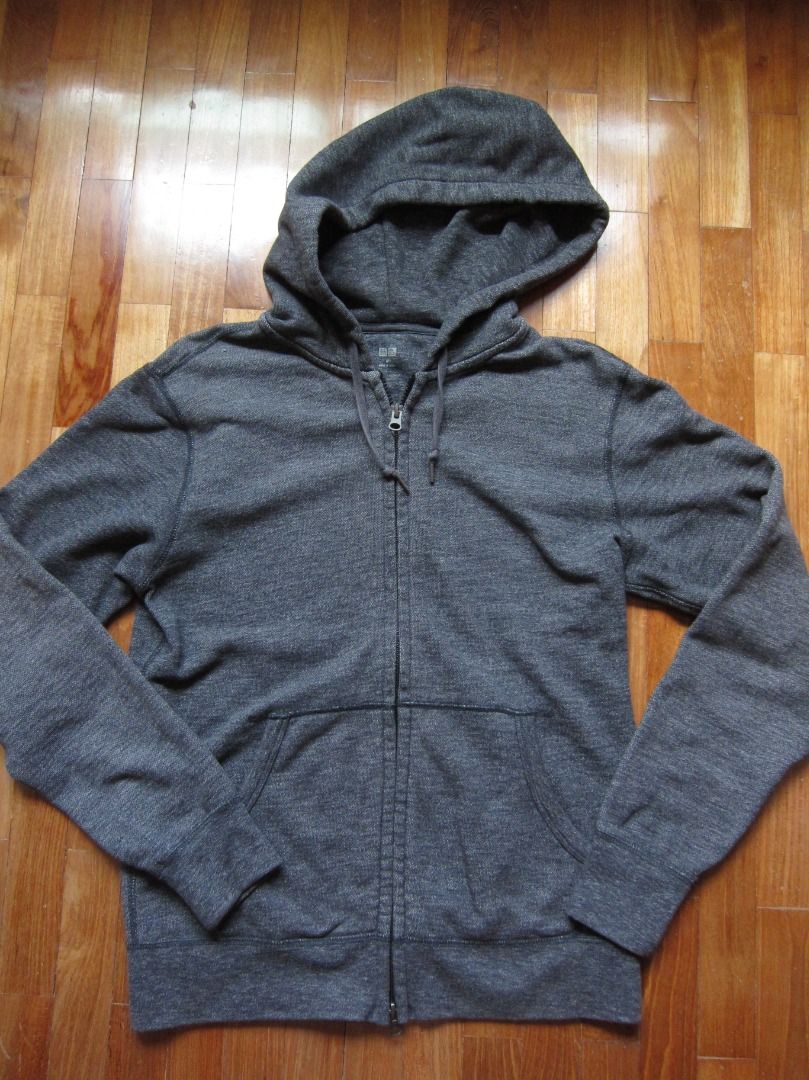 Uniqlo Men s Full Zip Hoodie Sweater Men s Fashion Coats Jackets and Outerwear on Carousell
