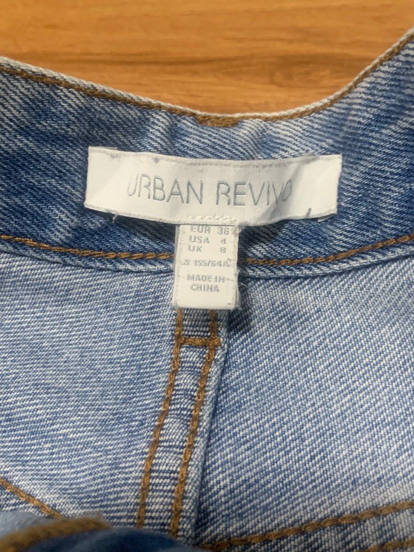 Urban Revivo (Category: Jeans) located in Manila. Submitted by ayan123456 (Listing ID 1288851563, Image 3). Description: Urban Revivo Roll up straight wide leg pants Up to 27 inches Got this for 2k+ Last photo for inspo.