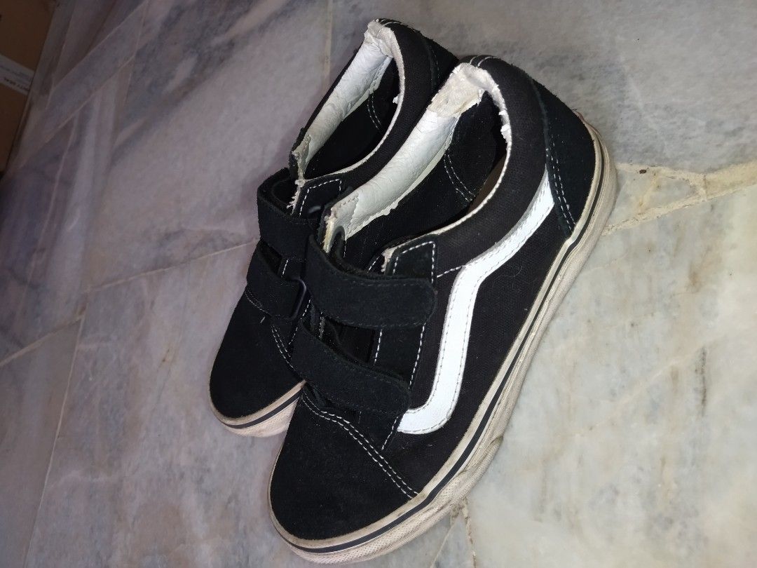 Black and white strap vans sales