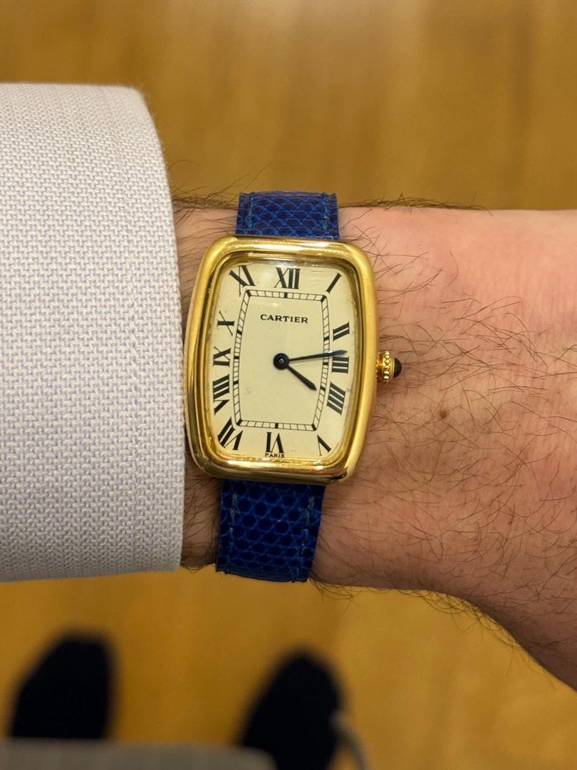 Cartier square sales