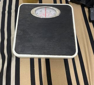 Weighing  Scale Pre loved!