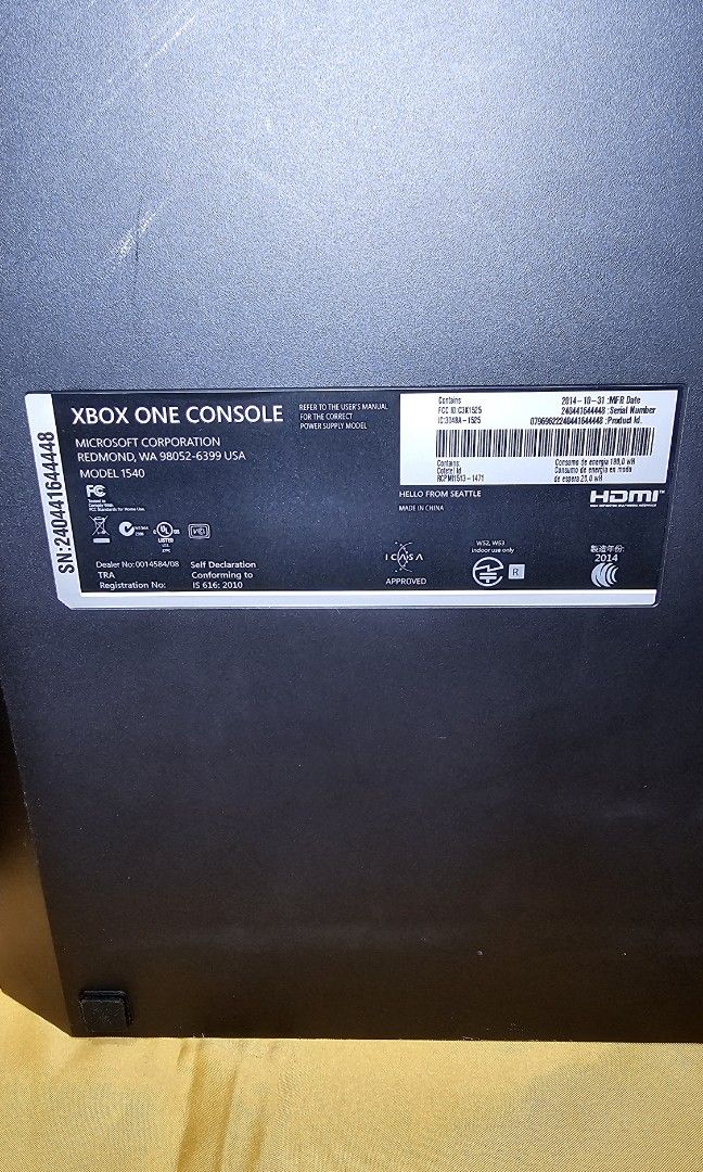 Xbox One Console (110V) (Category: Xbox) located in Quezon City. Submitted by kardinalfire (Listing ID 1288835053, Image 2). Description: From the US (110V) Inclusions: - 1 White controller - 3 Games - Power block & cable, HDMI cable.