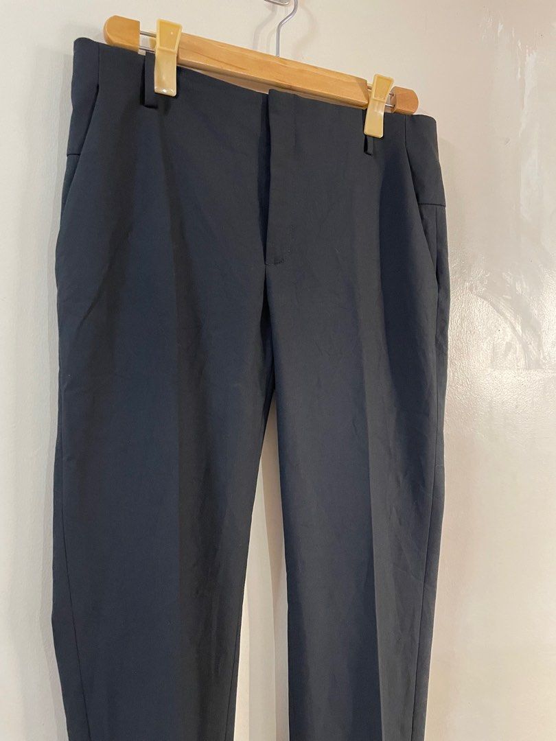 Zara Black trousers stretchable Size 34 inch (Category: Other Bottoms) located in Dasmarinas. Submitted by annebqna76015 (Listing ID 1288718271, Image 3). Description: Zara Black trousers stretchable Size 34inch Excellent Condition No COD No COP No Refund No Return.
