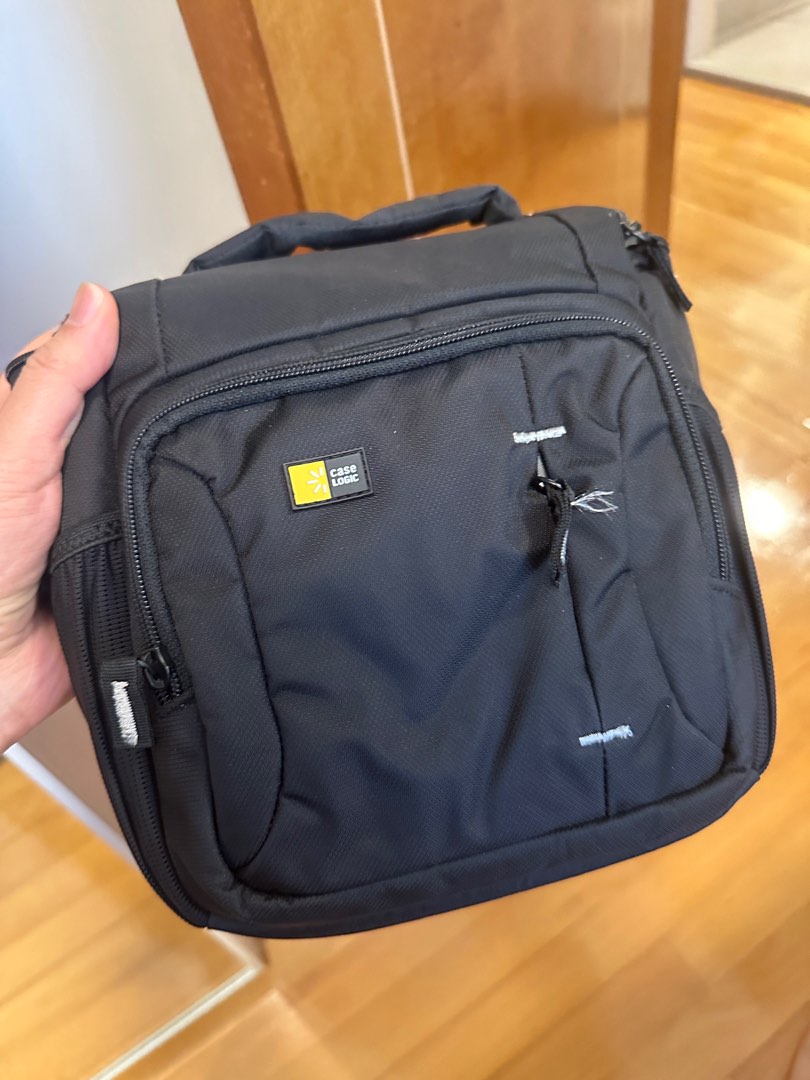 95 new Case Logic TBC 409 camera bag Carousell