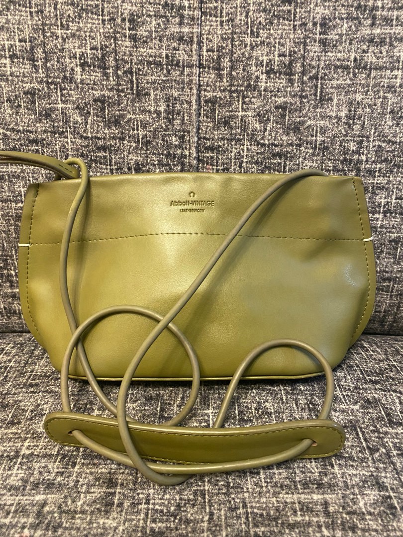 ABBOTT VINTAGE GENUINE LEATHER Women s Fashion Bags Wallets Cross body Bags on Carousell
