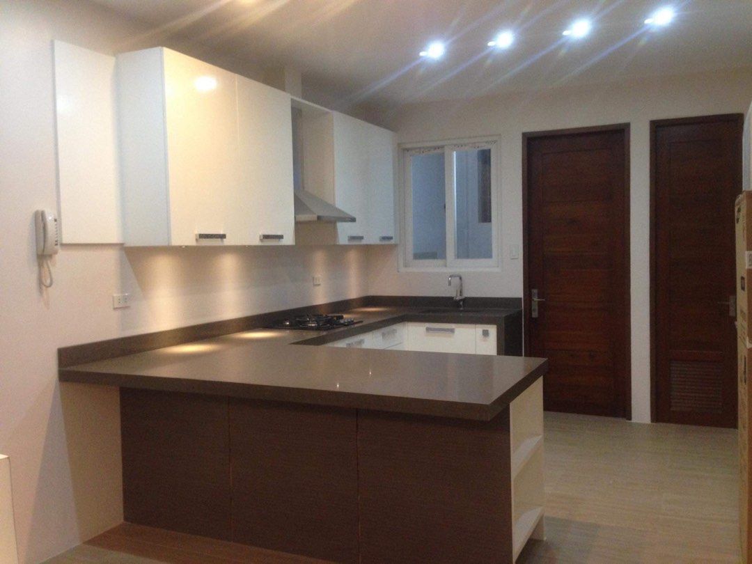 AFPOVAI TOWNHOUSE (Category: Townhouse) located in Makati City. Submitted by ayen.uy (Listing ID 1289067519, Image 3). Description: FOR SALE AFPOVAI TOWNHOUSE 100 SQM LOT AREA 3 STOREY 2 CAR GARAGE 5 BEDROOM 5 TOILET & BATH PLUNGE POOL CLEAN TITLE ASKING 27M NEGOTIABLE DIRECT TO OWNER.