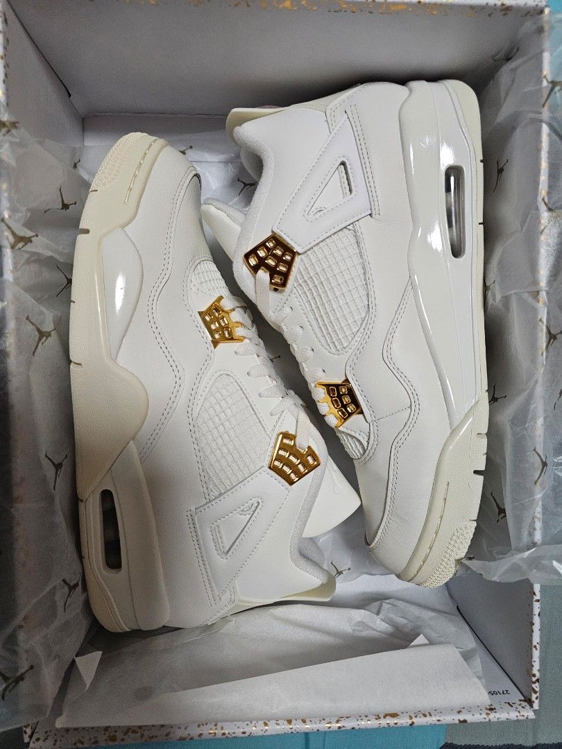 White and gold sales retro jordans