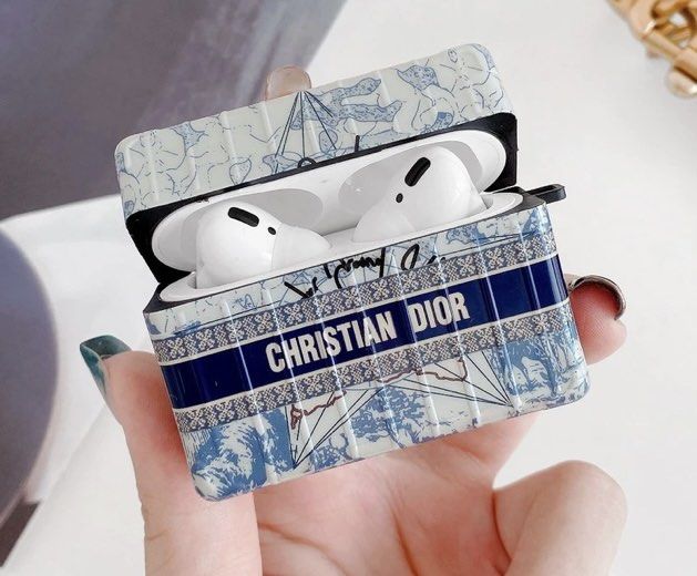 Airpods Pro Case (Category: Headphones & Headsets) located in Muntinlupa City. Submitted by pawprintsab (Listing ID 1289111964, Image 2). Description: Pre order.