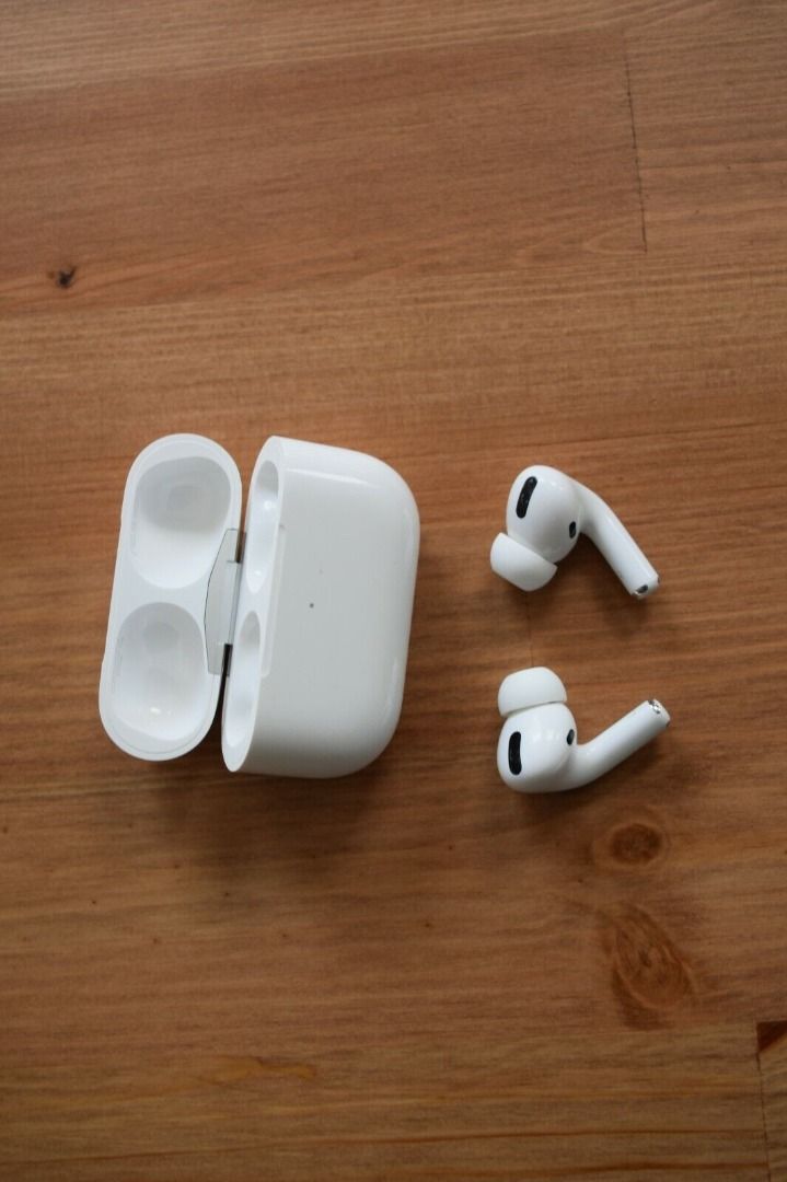 Apple AirPods 2nd Generation airpods pro model number A2084