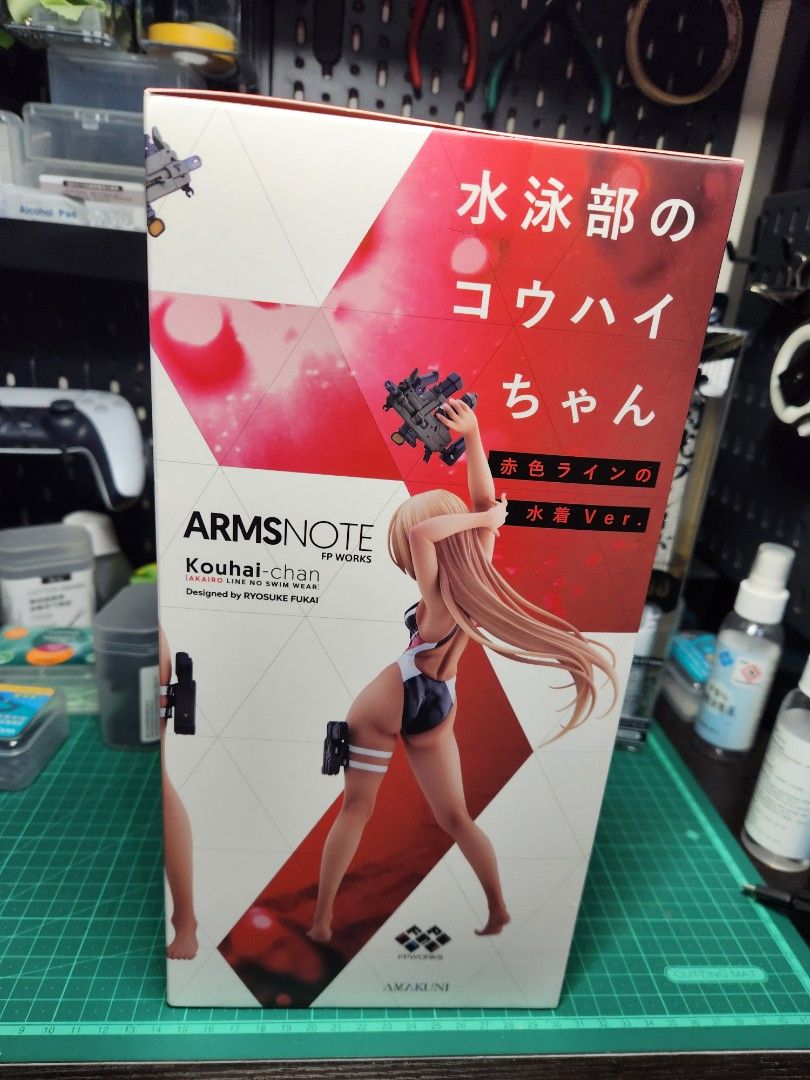 ARMS NOTE 水泳部のコウハイちゃん赤色ラインの水着Ver., 興趣及遊戲