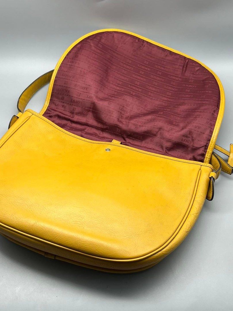 Authentic loewe (Category: Luxury Bags & Wallets) located in Manila. Submitted by chloe_luxuries (Listing ID 1289150532, Image 2). Description: Guaranteed original Loewe sling bag Still in very good condition Napalinis na sya at maganda na No inclusion bag only Pm for more details.