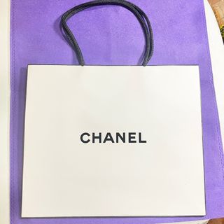 (Category: ) located in . Submitted by vanityboutique (Listing ID 1289225473, Image 1). Description: .
