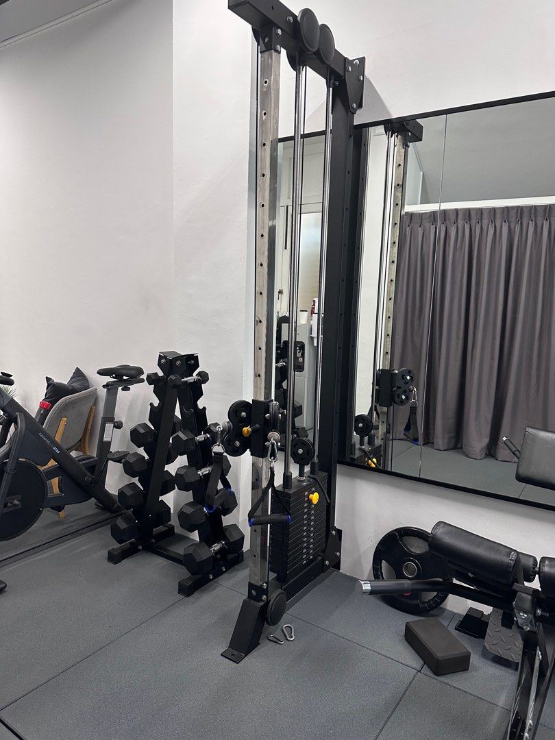Cable machine wall mounted