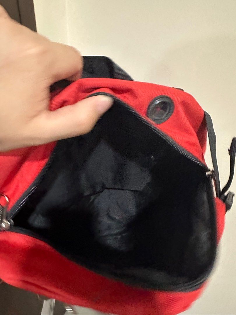 Converse laptop backpack (Category: Backpacks) located in Manila. Submitted by hb1118 (Listing ID 1289064231, Image 3). Description: Completely brand new Never used Letting go for 1500 Purchased for 2000.