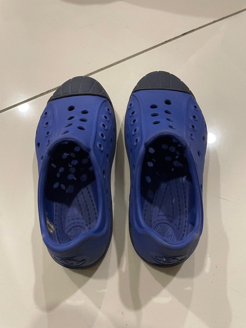 Crocs wangsa shop walk