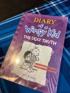 Diary of a Wimpy Kid - The Ugly Truth (Book 5) - Paperback