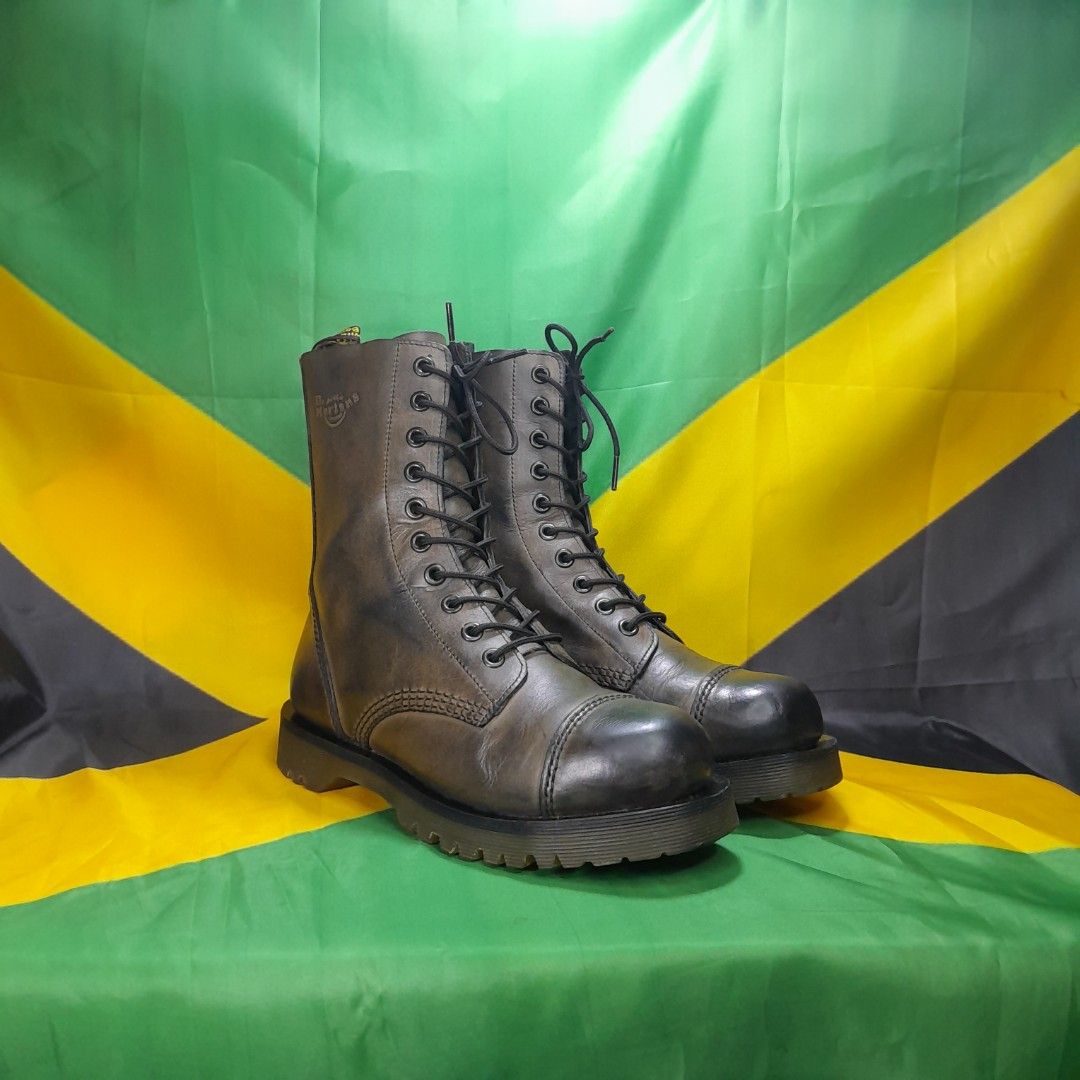 Dr martens 2B34 caps toe rare Fesyen Pria Sepatu Sepatu Boot di Carousell