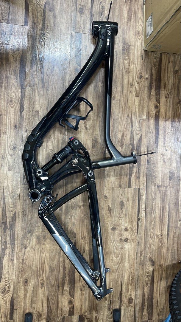 Giant trance parts shop