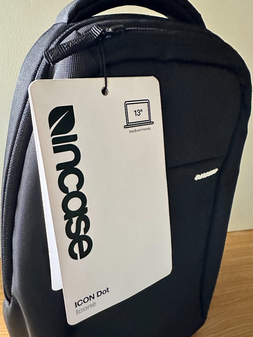 Incase ICON Dot Backpack Small compact super good looking