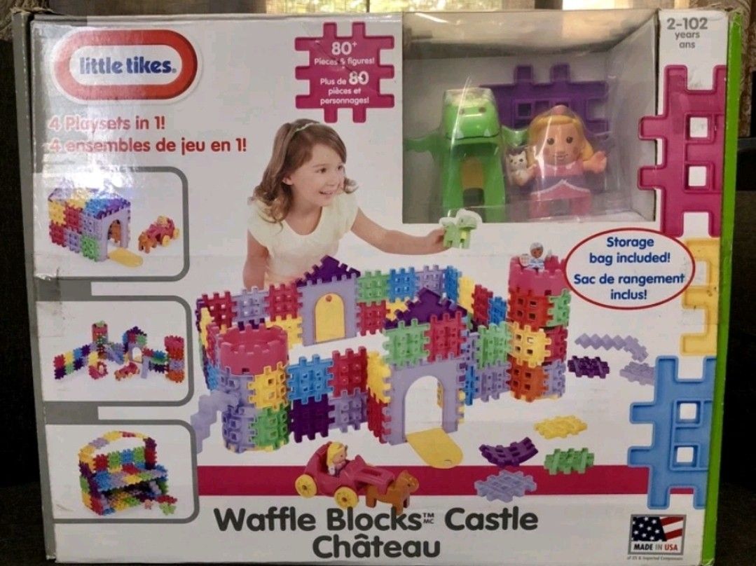 Little tikes wee waffle blocks castle (Category: Kids Toys) located in Paranaque City. Submitted by annyfd_1102 (Listing ID 1289086336, Image 3). Description: no box but it with mesh bag.