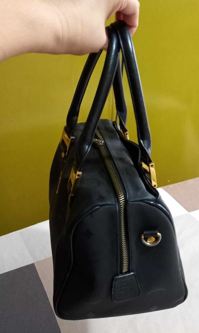 MCM Doctors bag (Category: Luxury Bags & Wallets) located in Marikina City. Submitted by onlineshopbyyou (Listing ID 1289173557, Image 2). Description: Original mcm bag with no sling.