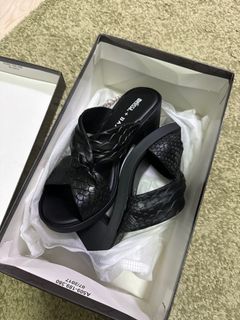(Category: ) located in . Submitted by icywhite (Listing ID 1289117830, Image 1). Description: .