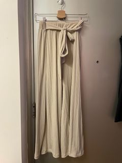 （分類：）位於 。 由 noemiesoler 提交（商品編號 1288974593，圖片 1）。簡介： 。
