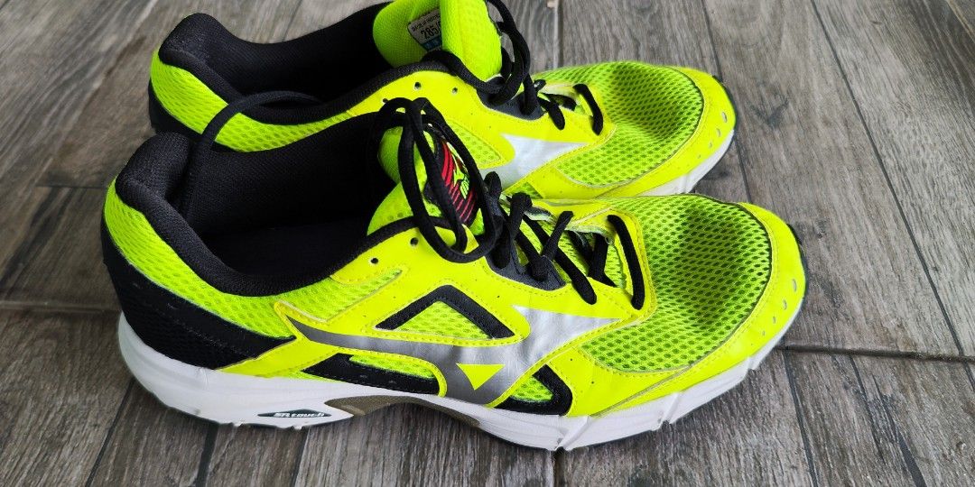 Mizuno empower online 3 running shoes