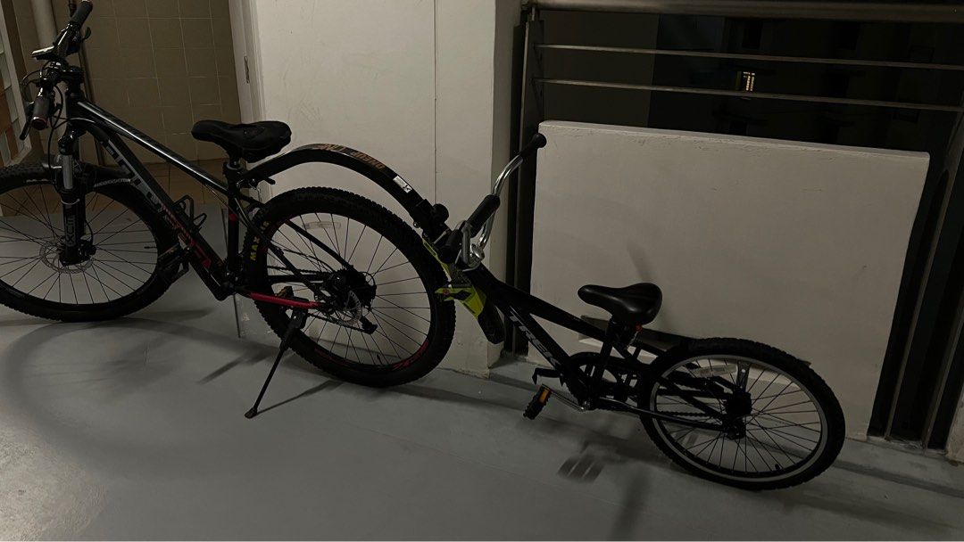 Trek pedal shop trailer