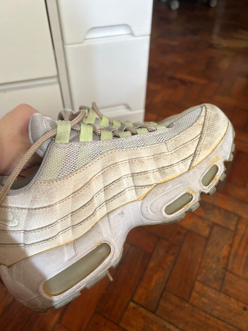 Nike Air Max 95 SE White OG Neon (Category: Sneakers) located in Quezon City. Submitted by gel.declutters (Listing ID 1289063834, Image 2). Description: yellowing already and needs cleaning no og box, US 5.5 wmns.