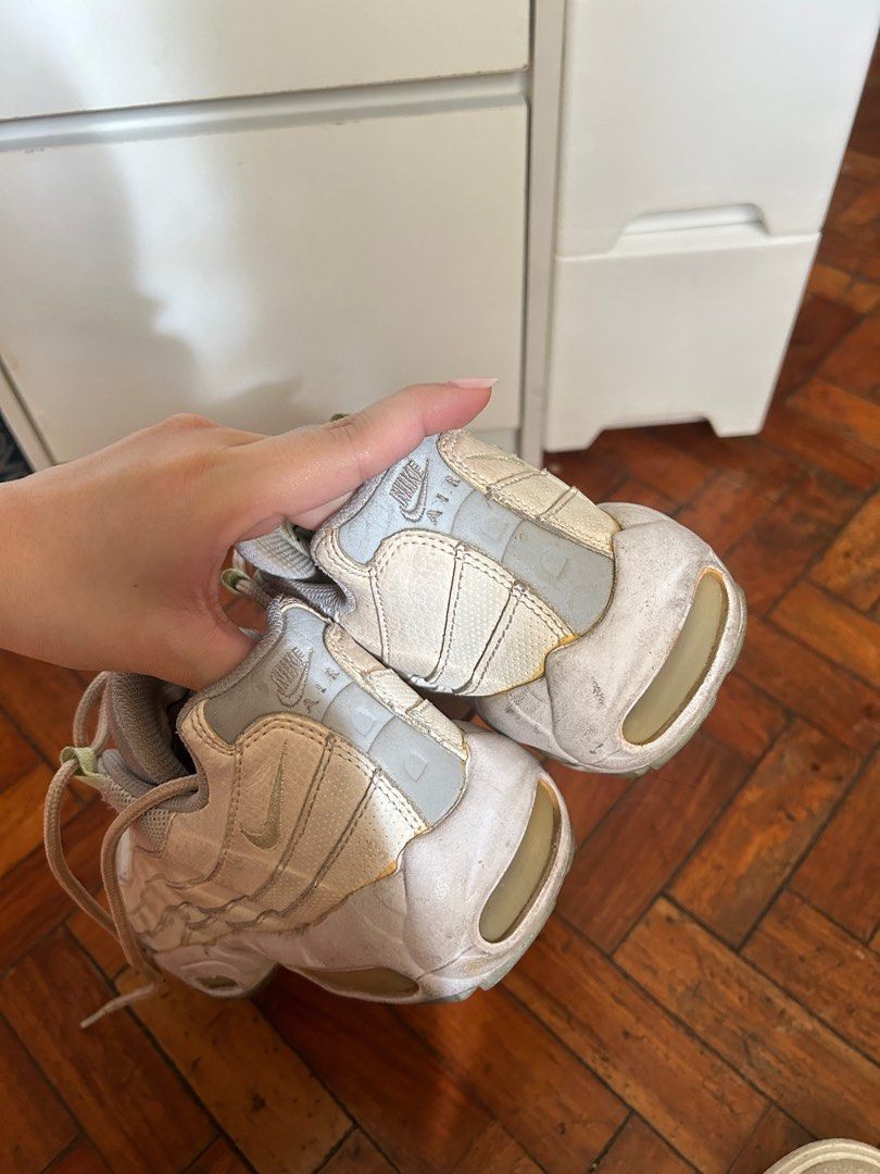 Nike Air Max 95 SE White OG Neon (Category: Sneakers) located in Quezon City. Submitted by gel.declutters (Listing ID 1289063834, Image 3). Description: yellowing already and needs cleaning no og box, US 5.5 wmns.