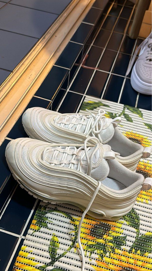 White 97 online