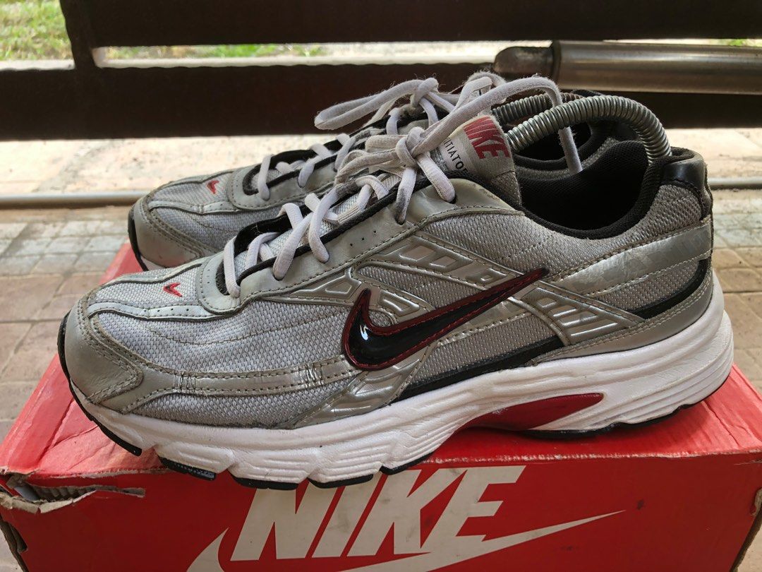 Nike initiator hot sale red