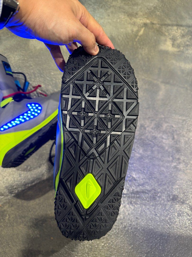 Nike lunarendor qs led online
