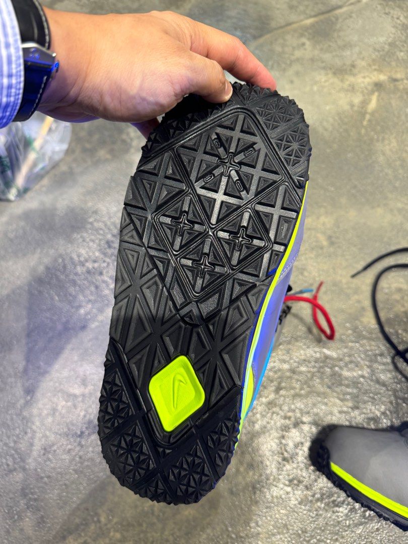 Nike lunarendor qs led 2025