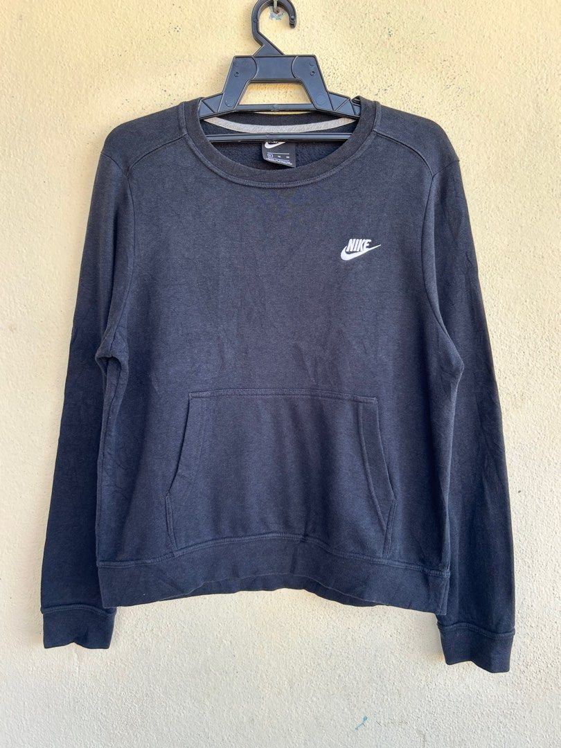 Nike small logo sweatshirt new arrivals
